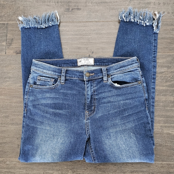 Free People Great Heights Fray Skinny Jean Distressed Medium Wash 28 - Picture 5 of 6